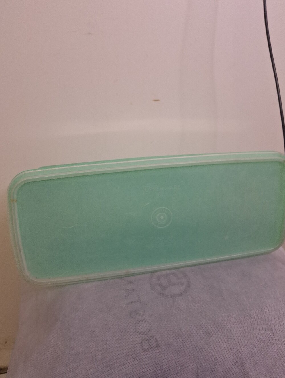 Tupperware Green Rectangular Airtight Food Storage Container - Picture 3 of 6